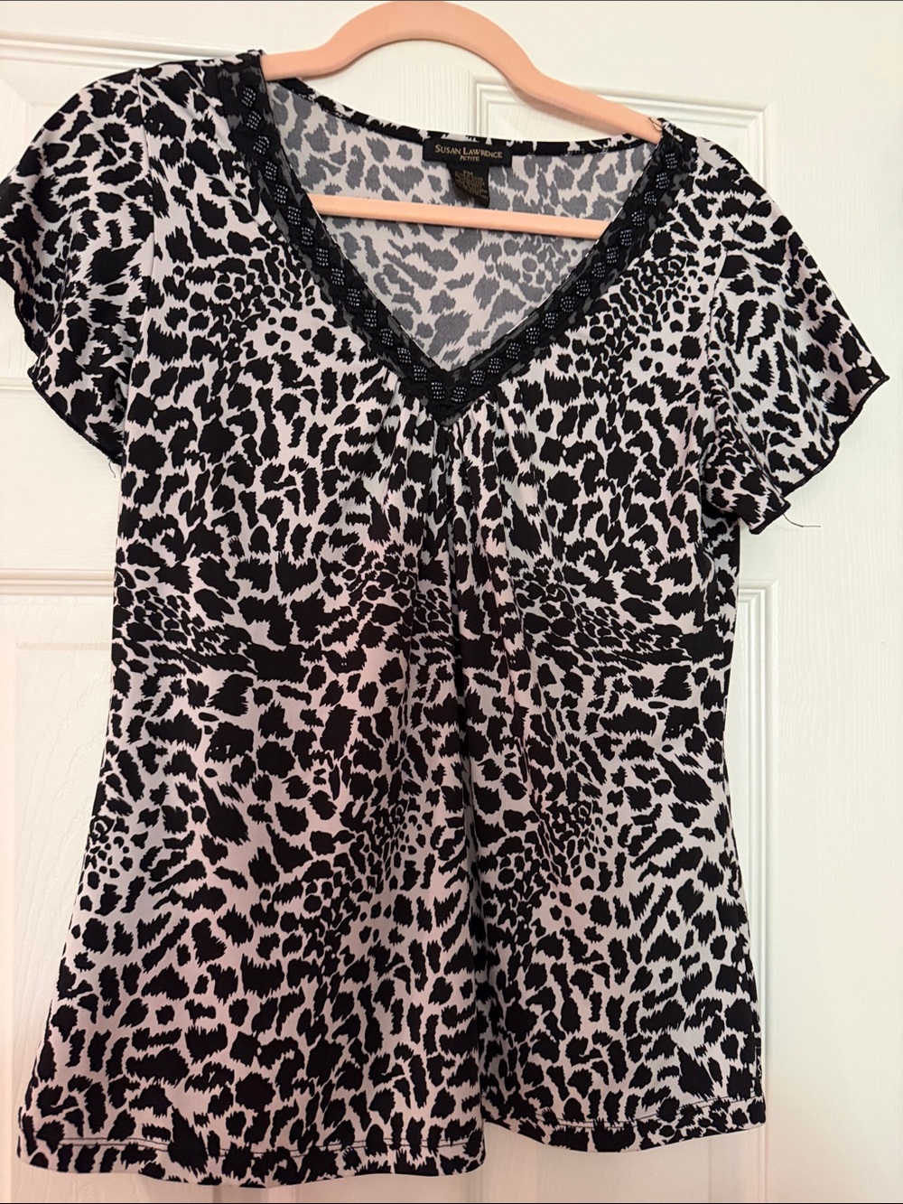 Susan Lawrence Black & White Leopard-Print V-Neck Blouse